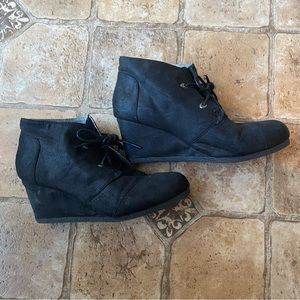 Maurices Black Wedge Booties Size 9